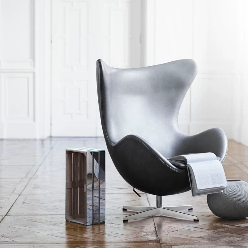 Egg chair with stool